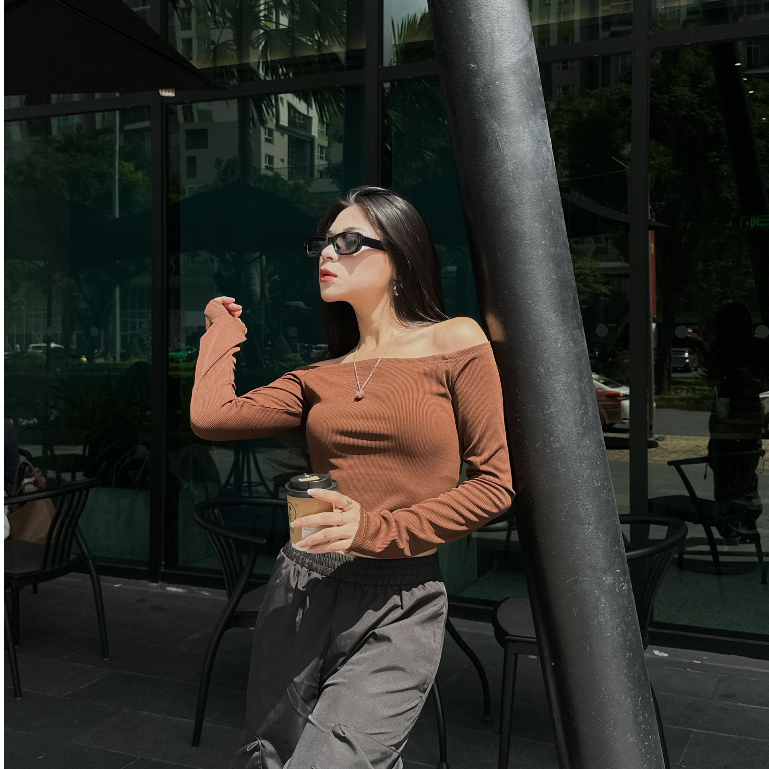 Áo thun gân viền cổ ren - Emma Top Wepretty chất vải co dãn phù hợp với mùa thu