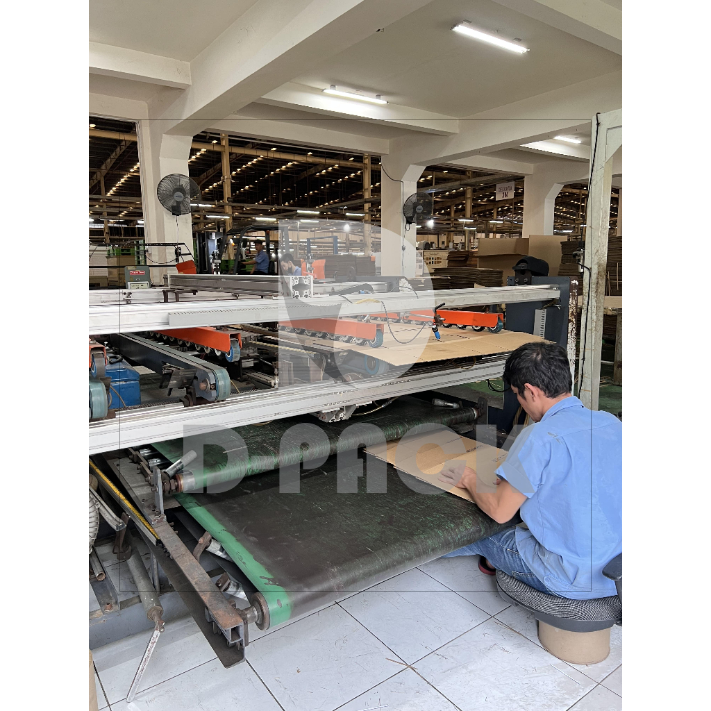 Hộp giấy, thùng giấy 17x17x6cm đóng hàng D-PACK màu nâu, A1, sóng B giá xưởng, hỗ trợ in thương hiệu