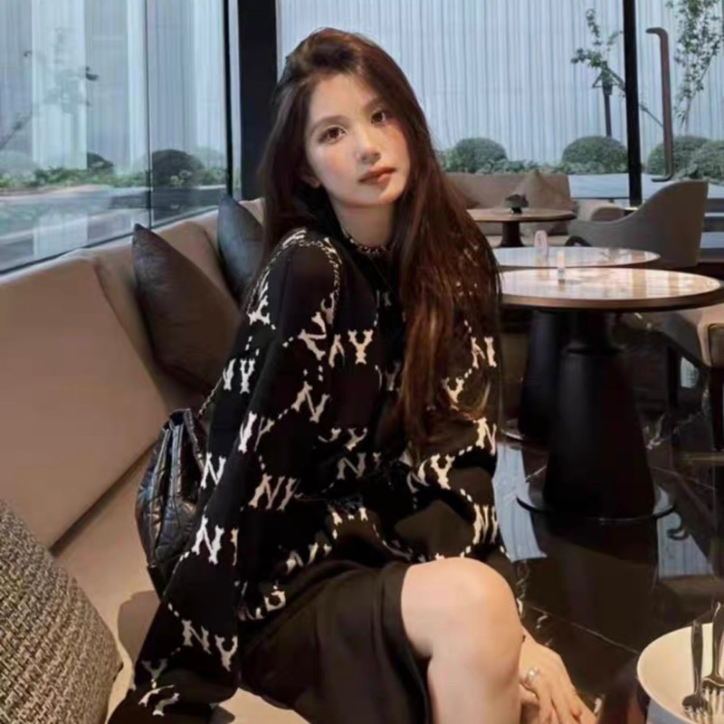 Áo len dệt thêu logo