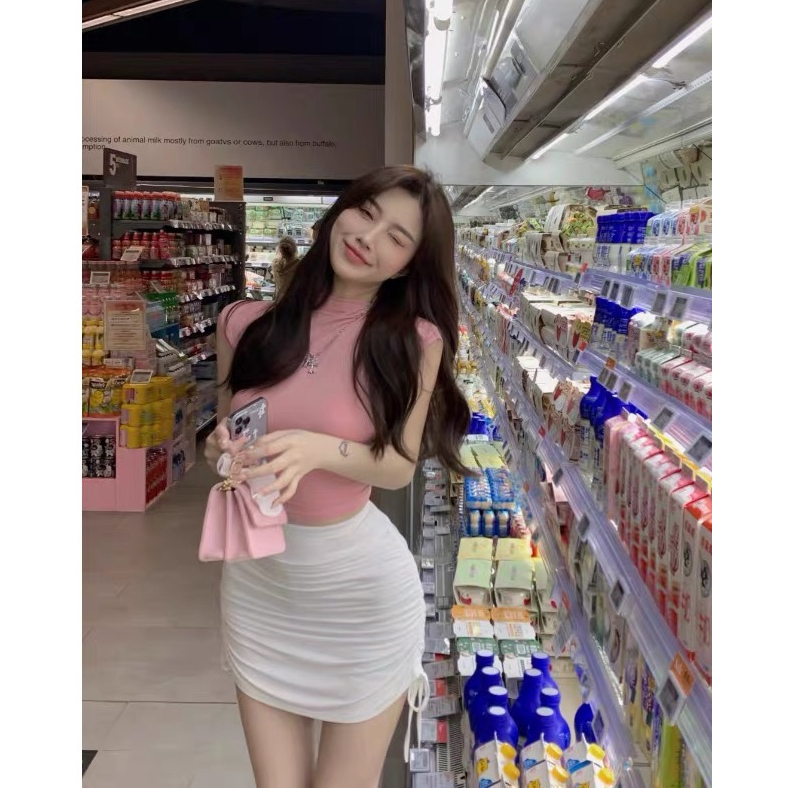 SET ÁO HỒNG CỔ CAO CROPTOP BODY + CHÂN VÁY TRẮNG RÚT DÂY 2 BÊN