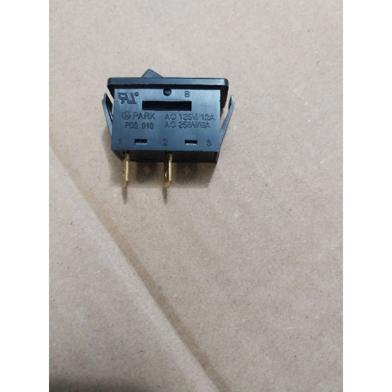 Công Tắc Bập Bênh 2 chân chĩnh hãng 6A 250V Công Tắc- là bậtO là tắtĐen trắng mini Công tắc bật/tắt:6A-250vAC ,12A-125v