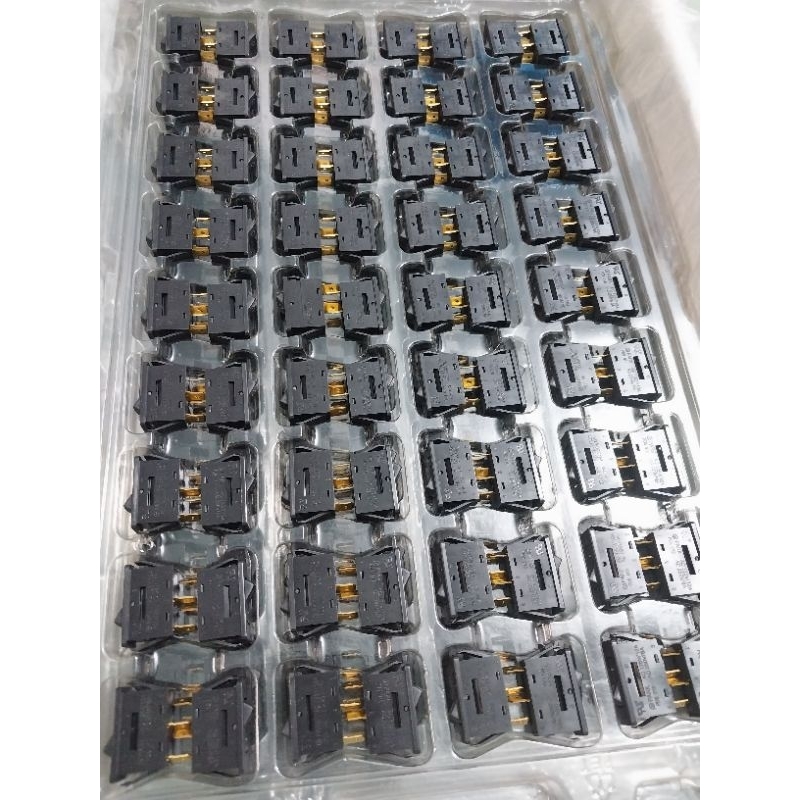 Công Tắc Bập Bênh 2 chân chĩnh hãng 6A 250V Công Tắc- là bậtO là tắtĐen trắng mini Công tắc bật/tắt:6A-250vAC ,12A-125v