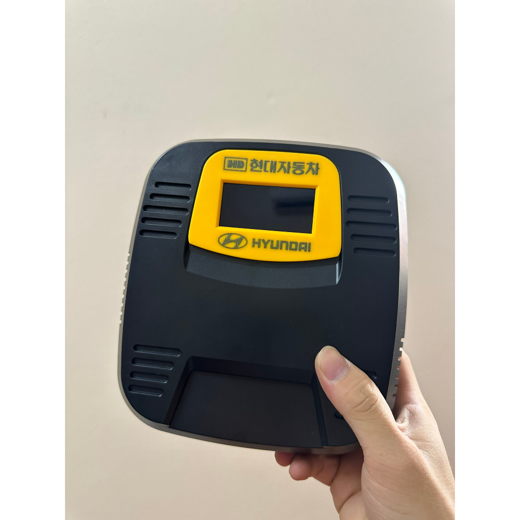 Bơm Lốp Ô tô Hyundai Chính Hãng Có Màn Hình Cảm Ứng, Có Đèn Pin, Nguồn Tẩu Giá Rẻ Iviecars
