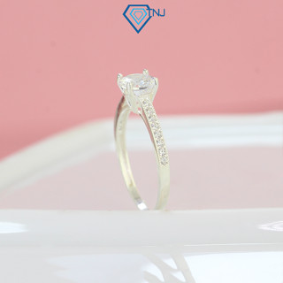 Nhẫn bạc nữ TNJ trụ đá bốn chấu viền đính đá sang trọng khắc tên NN0380 - Trang Sức TNJ