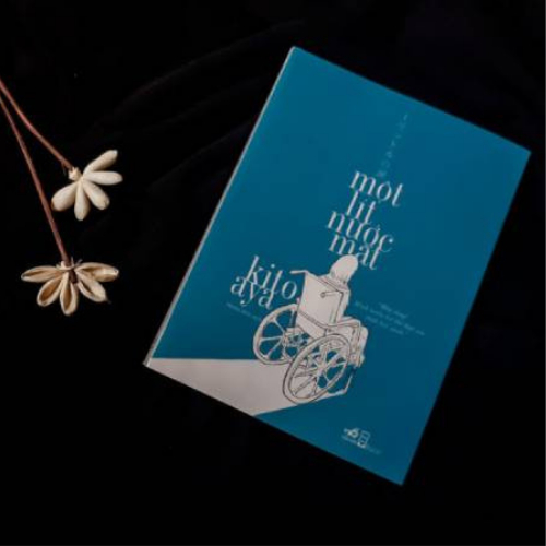 Sách - Một lít nước mắt