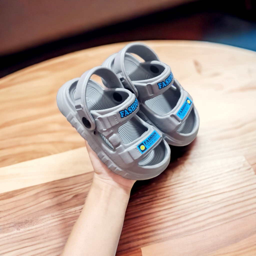 Giày quai dán cho bé trai chất cao su mềm nhẹ êm chân