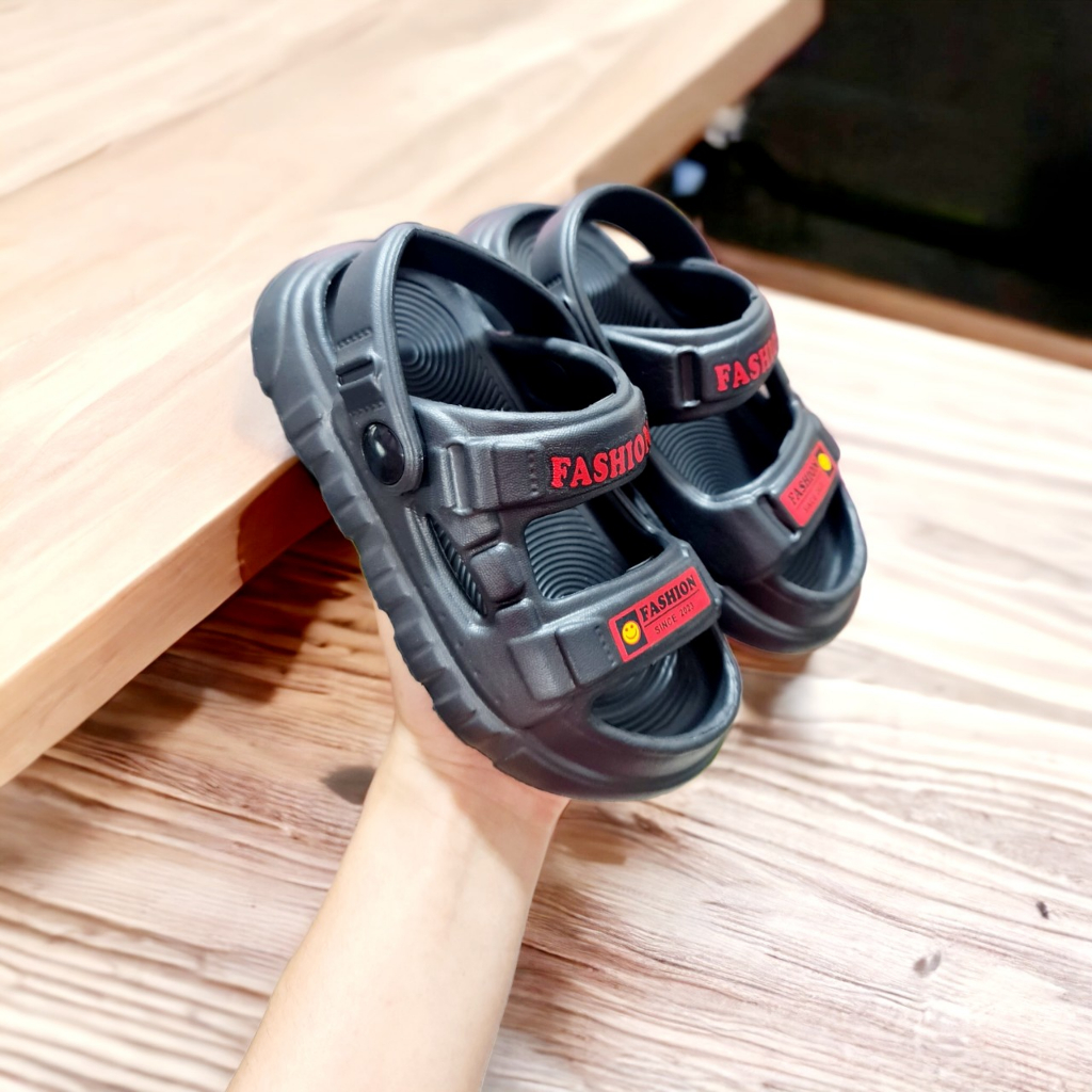 Giày quai dán cho bé trai chất cao su mềm nhẹ êm chân