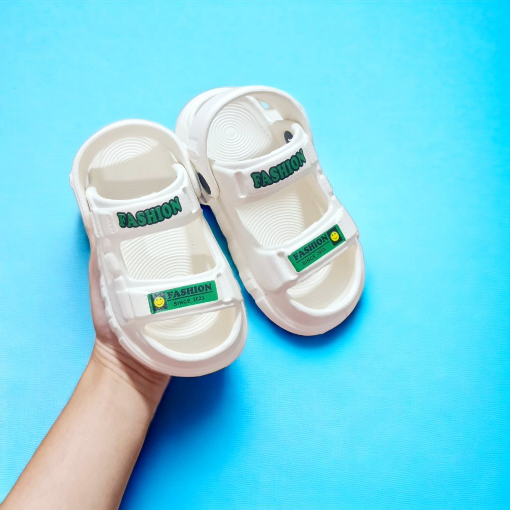 Giày quai dán cho bé trai chất cao su mềm nhẹ êm chân