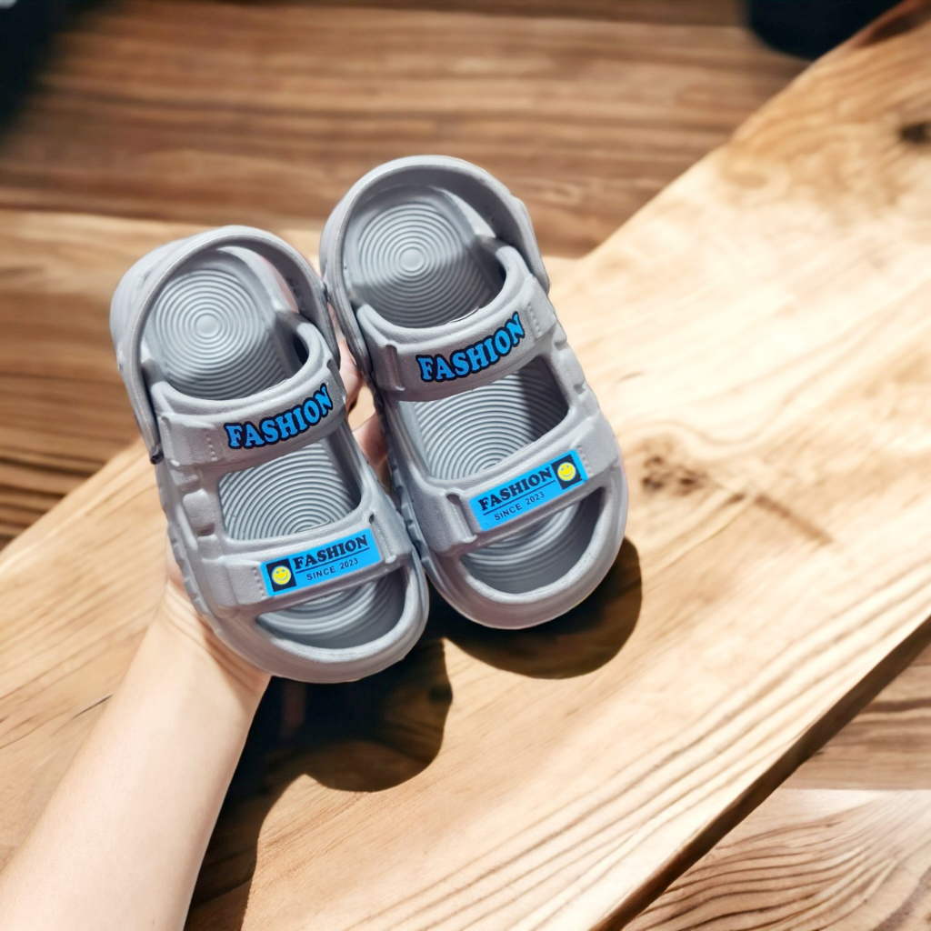 Giày quai dán cho bé trai chất cao su mềm nhẹ êm chân