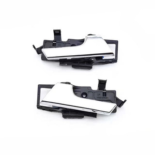 Tay mở cửa trong xe Chevrolet Captiva
