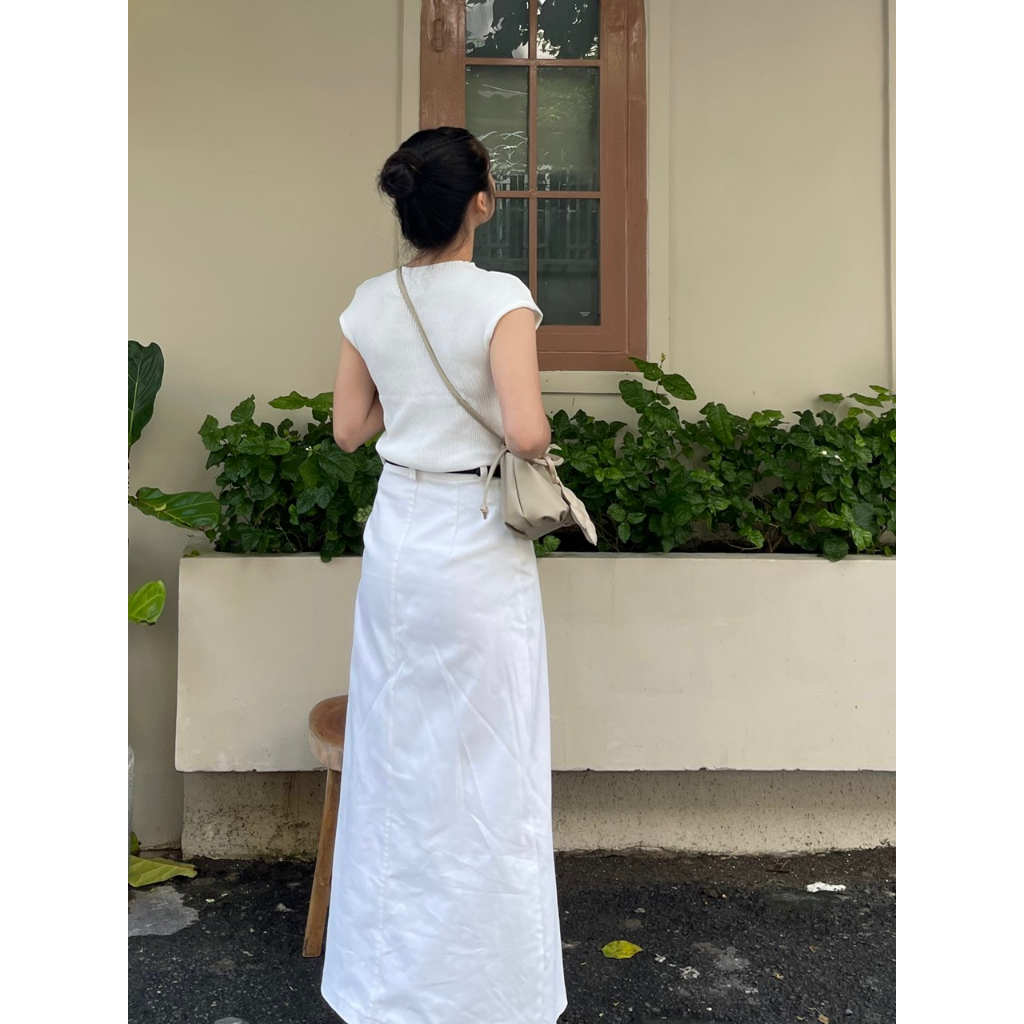 CHÂN VÁY XẺ TÀ TRƯỚC-KAKI CHICH