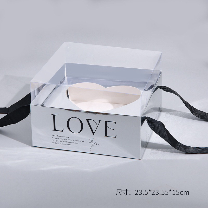 VỎ HỘP GIẤY HÌNH TIM NẮP MICA QUAI XÁCH