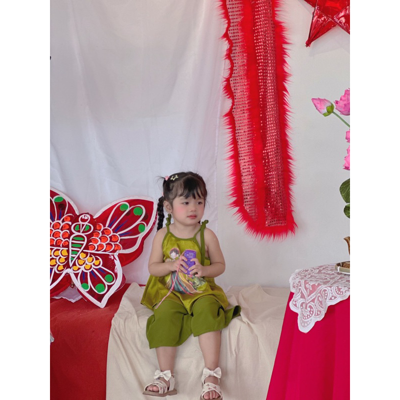 Yếm lụa T.Ơ T.Ằ.M thiết kế siêu đẹp cho bé