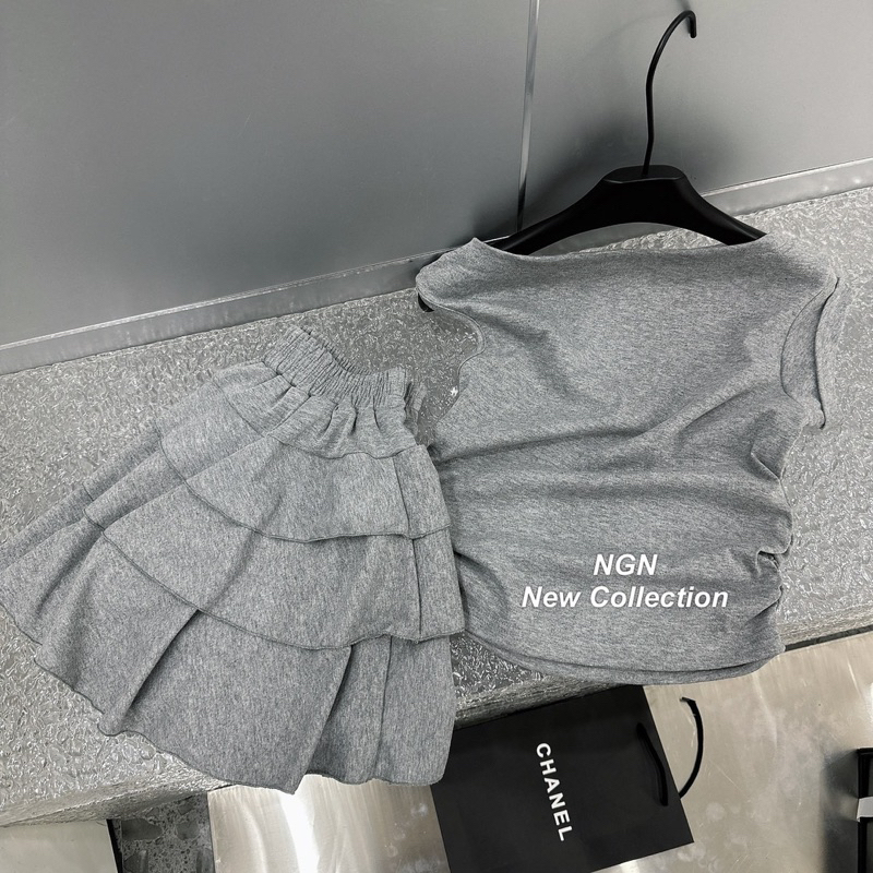 Set Áo Xoắn Vai Kèm Chân Váy Tầng NGN