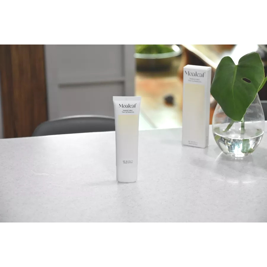 Kem Chống Nắng Nâng Tone Moaleaf - Hương Chất Group