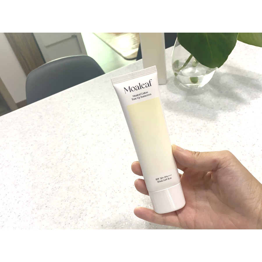Kem Chống Nắng Nâng Tone Moaleaf - Hương Chất Group
