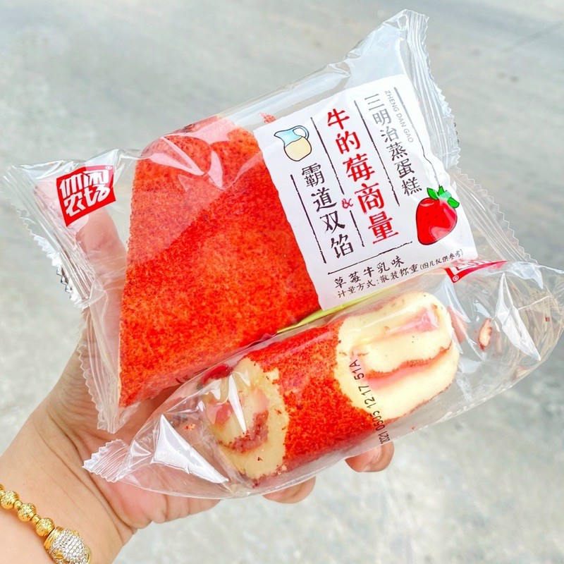 SẴN HCM - Bánh bông lan Đài Loan tam giác cuộn kem