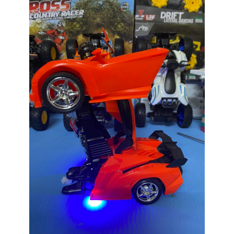 Ô tô siêu xe biến hình robot