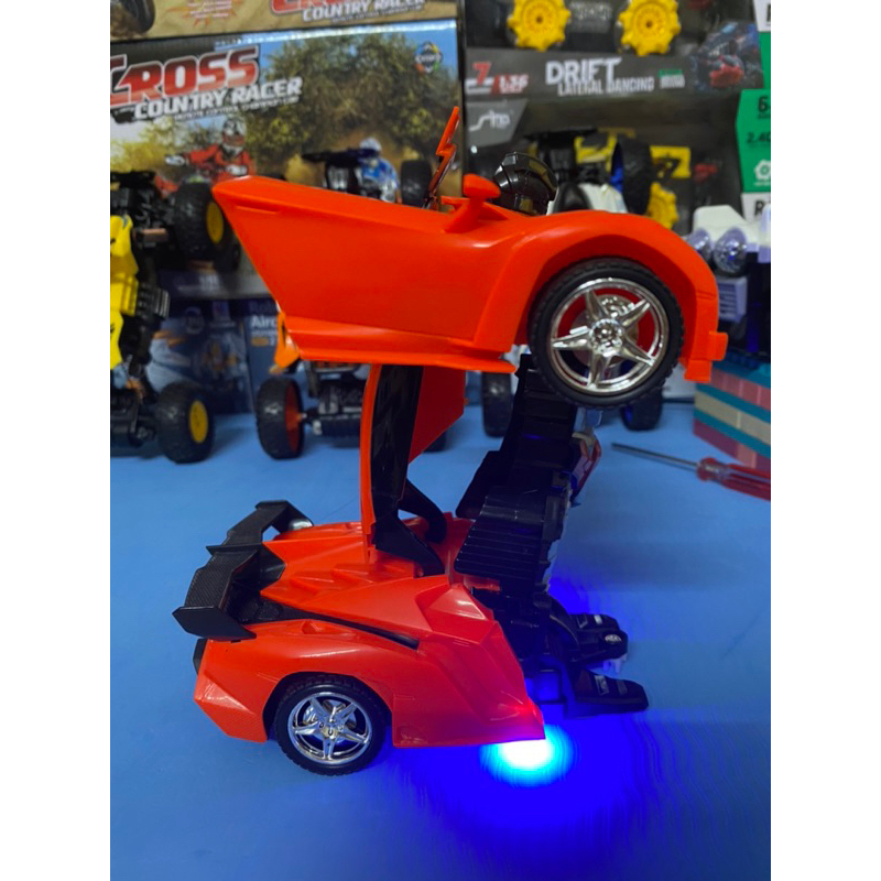 Ô tô siêu xe biến hình robot