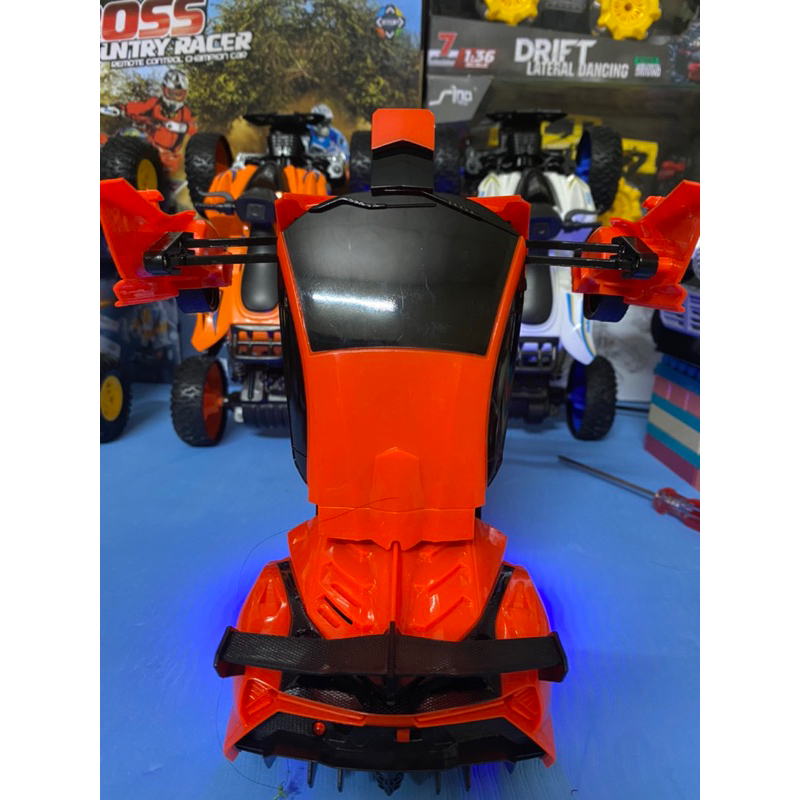 Ô tô siêu xe biến hình robot