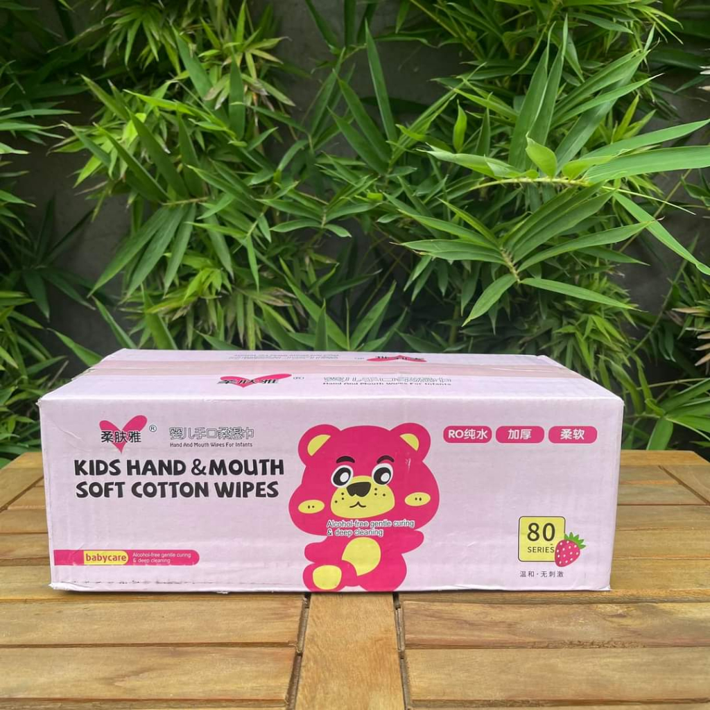 Thùng 10 gói giấy ướt gấu dâu LOSTO 1 gói 80 tờ siêu dai tiện lợi