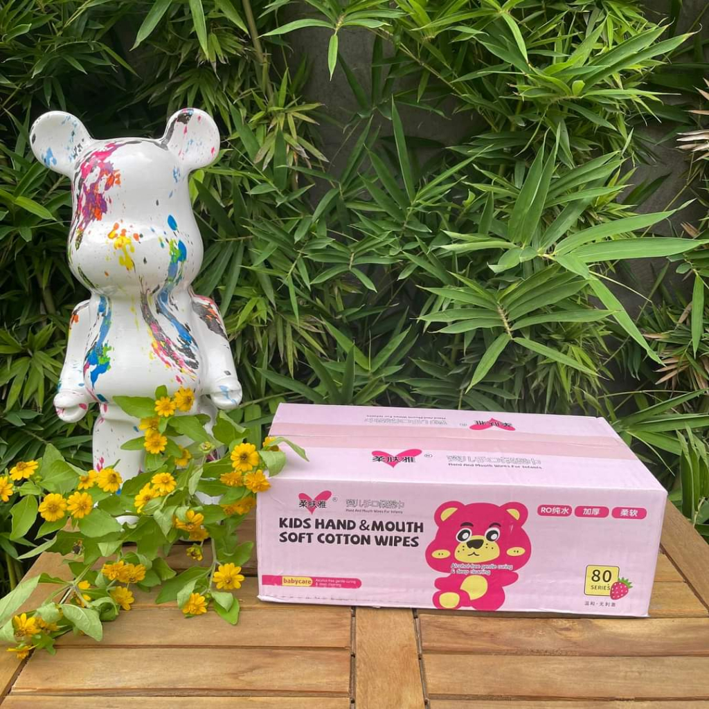 Thùng 10 gói giấy ướt gấu dâu LOSTO 1 gói 80 tờ siêu dai tiện lợi