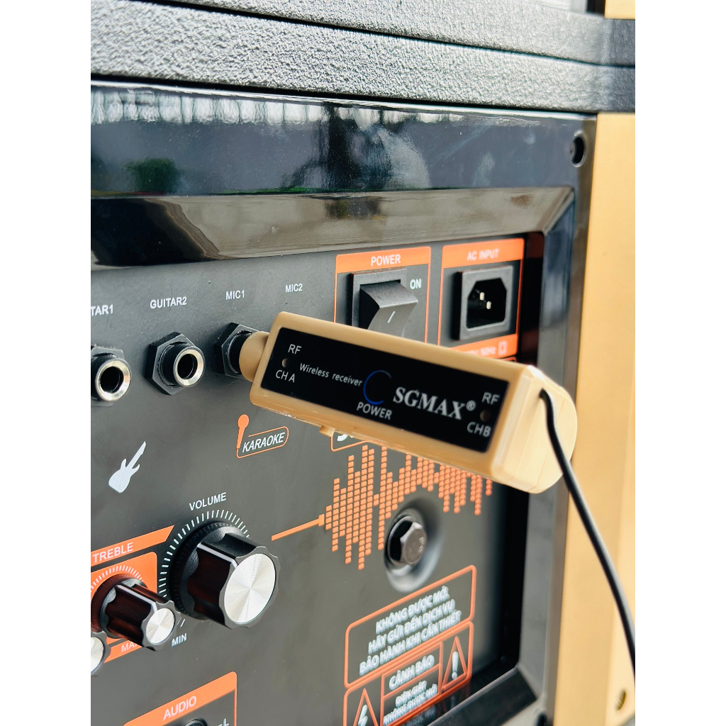 Micro Không Dây SGMAX G02 , Mẫu 2 Mic Mới, Chuyên Dùng Cho karaoke Hát Nhẹ. Âm thanh cực hay, giá cực rẻ