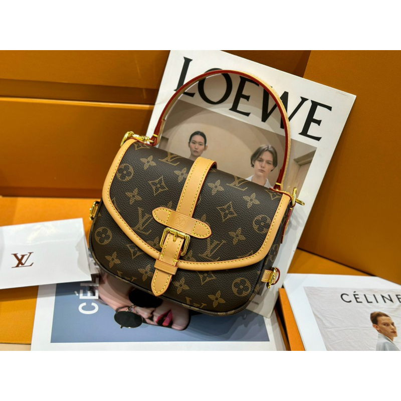 Túi hoạ tiết Lv mới