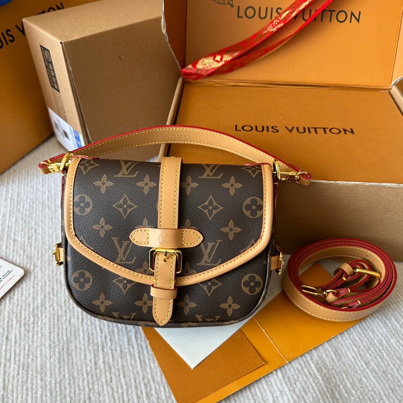 Túi hoạ tiết Lv mới