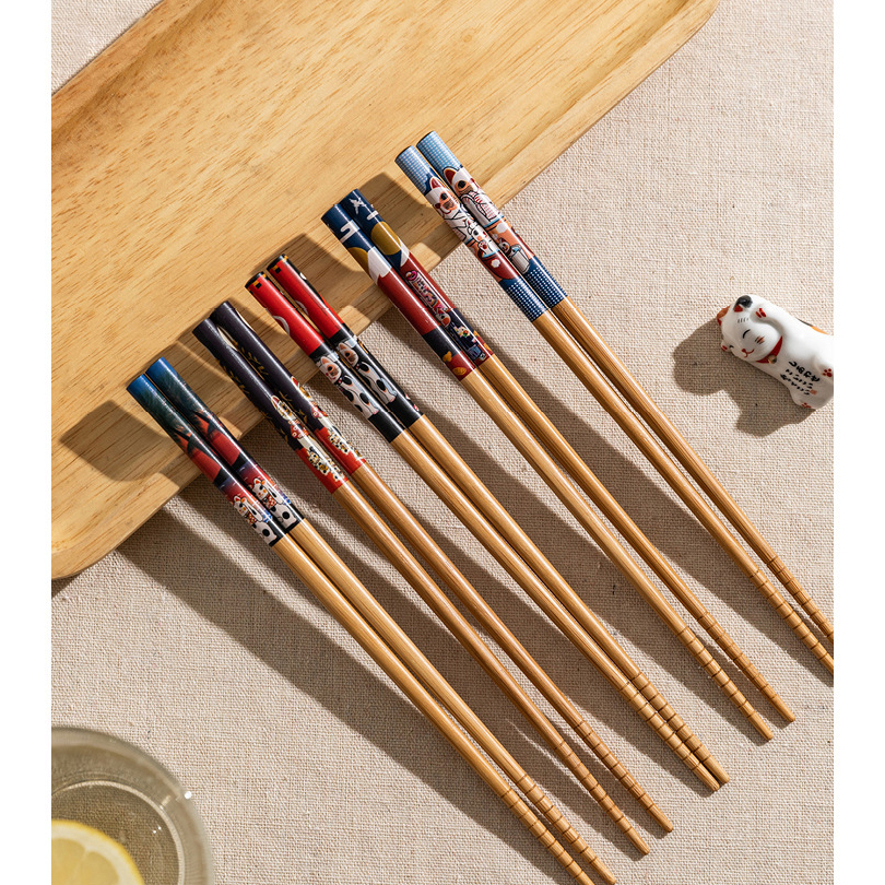 Đũa tre nhật kháng khuẩn T MALL, có rãnh chống trơn, mẫu hoa set 5 đôi kèm hộp giấy sang trọng
