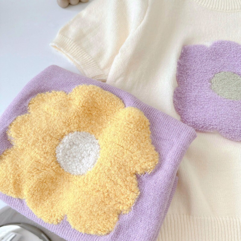 Áo len cộc tay thêu hoa