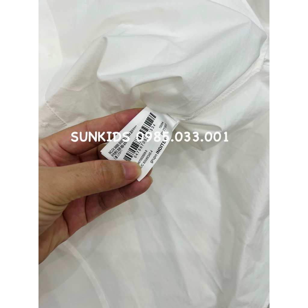 Áo sơ mi trắng trơn có sz mẹ và bé