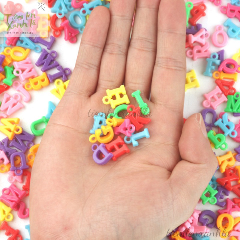10g charm chữ bằng nhựa mix màu làm đồ thủ công