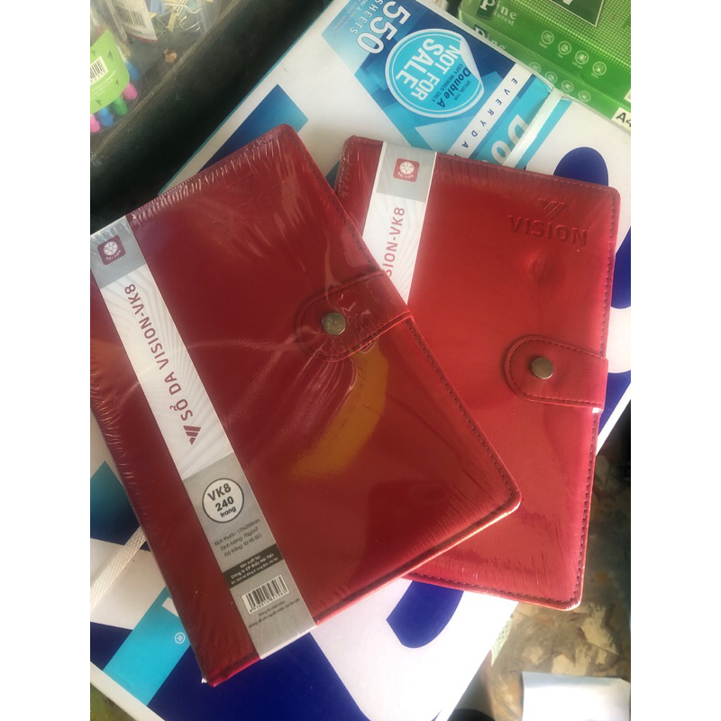 Sổ bìa da đỏ 200 trang  kèm bút , giấy cao cấp