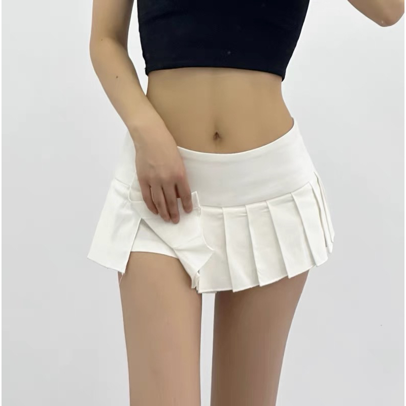 Váy Ngắn Xếp Ly Cài Nút Tôn Dáng Phong Cách Trẻ Trung Y2k