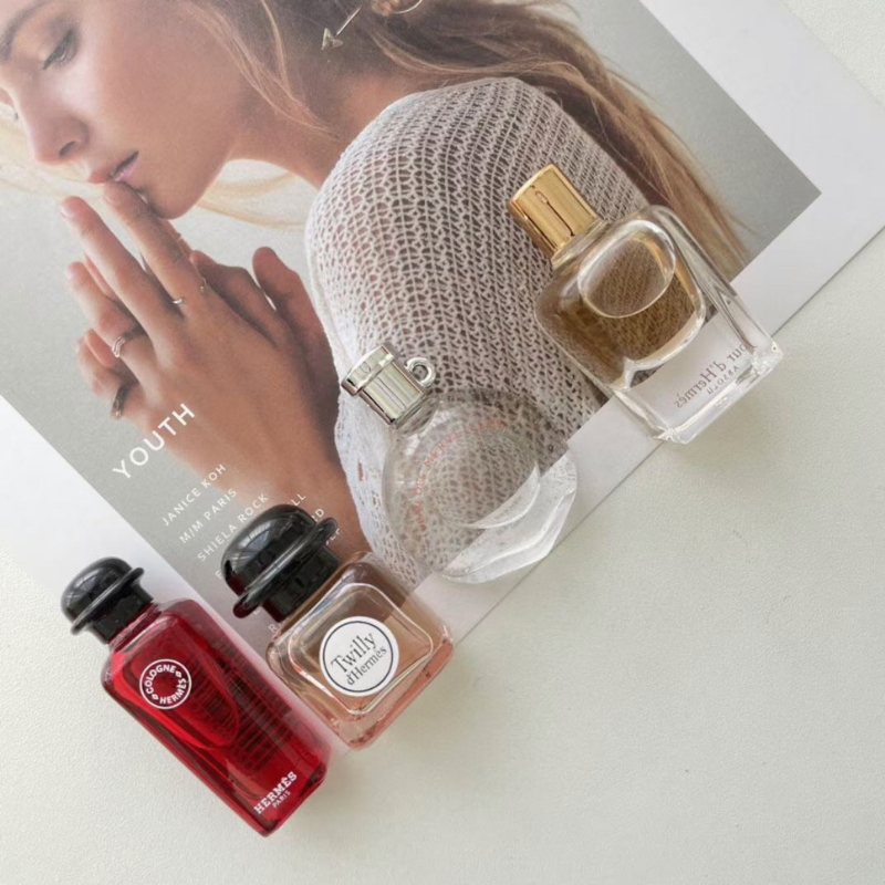 Sét 4 chai nước hoa mini thể tích 7.5ml siêu thơm full hộp làm quà tặng sang chảnh M052