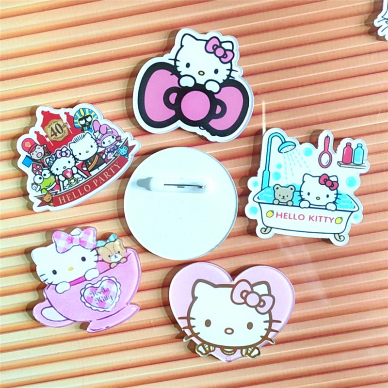 Huy Hiệu Hello Kitty Ghim Nhựa Anime Manga Cá Tính - Trâm Cài Balo Pin Cài Áo đồ 1k