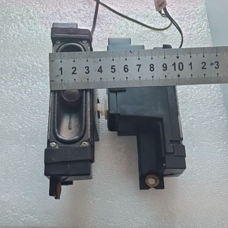 Cặp loa toàn dãi 8ohm/10w , tháo từ tivi SAMSUNG EH5300 ,có sẵn hộp cộng hưởng