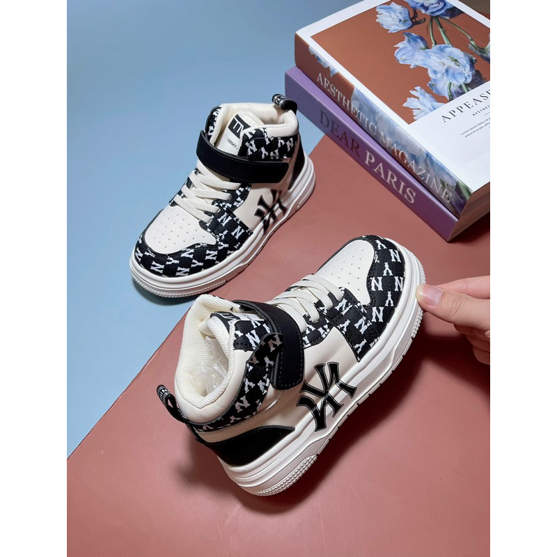Thể thao cao cổ 2 màu  sz 32-37