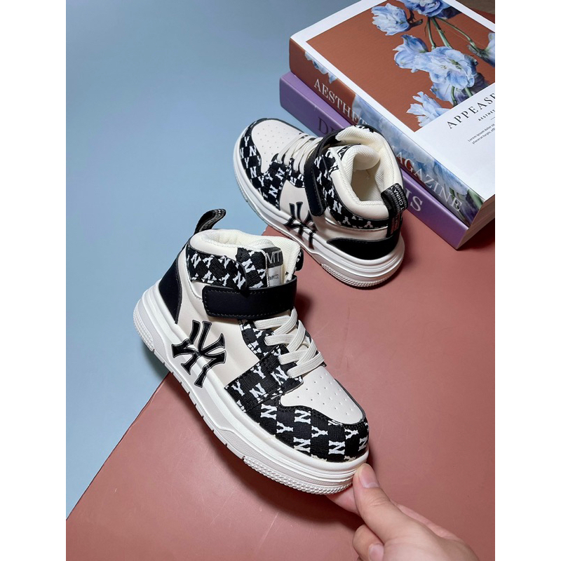 Thể thao cao cổ 2 màu  sz 32-37