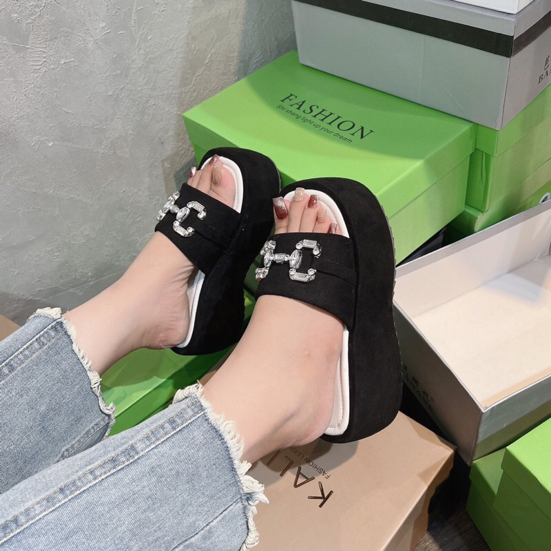 Dép Bánh Mì Quai Ngang Đá Mới 6p FROM NHỎ