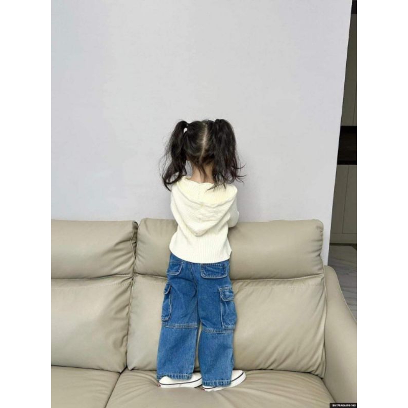 Set thu đông cho bé gái.set áo khoát +quần jean cho bé gái 10 đến 32kg.hình thật trải sàn giùm e ak.mua 1 dc 2