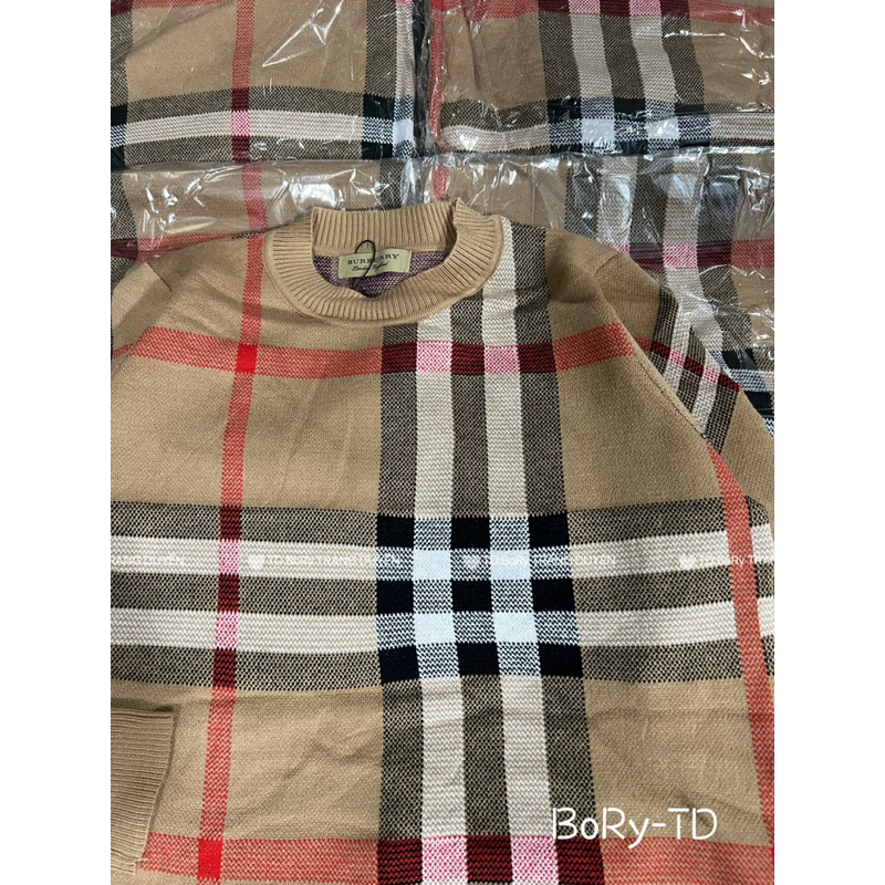 Áo len cổ tròn BBR kẻ caro hàng qc