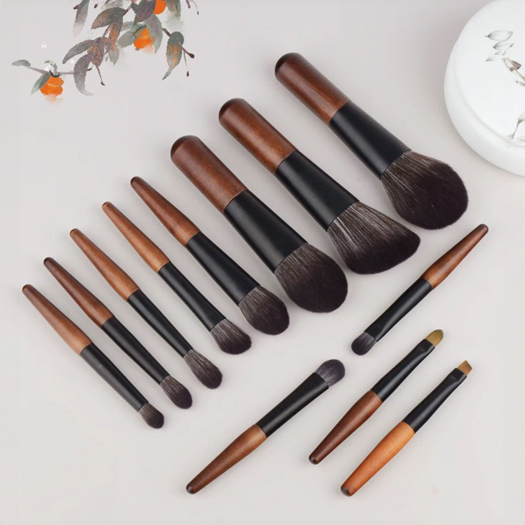 Bộ 12 Cọ Trang Điểm Mini KIYE Chuyên Nghiệp Tiện Lợi Kèm Túi Đựng