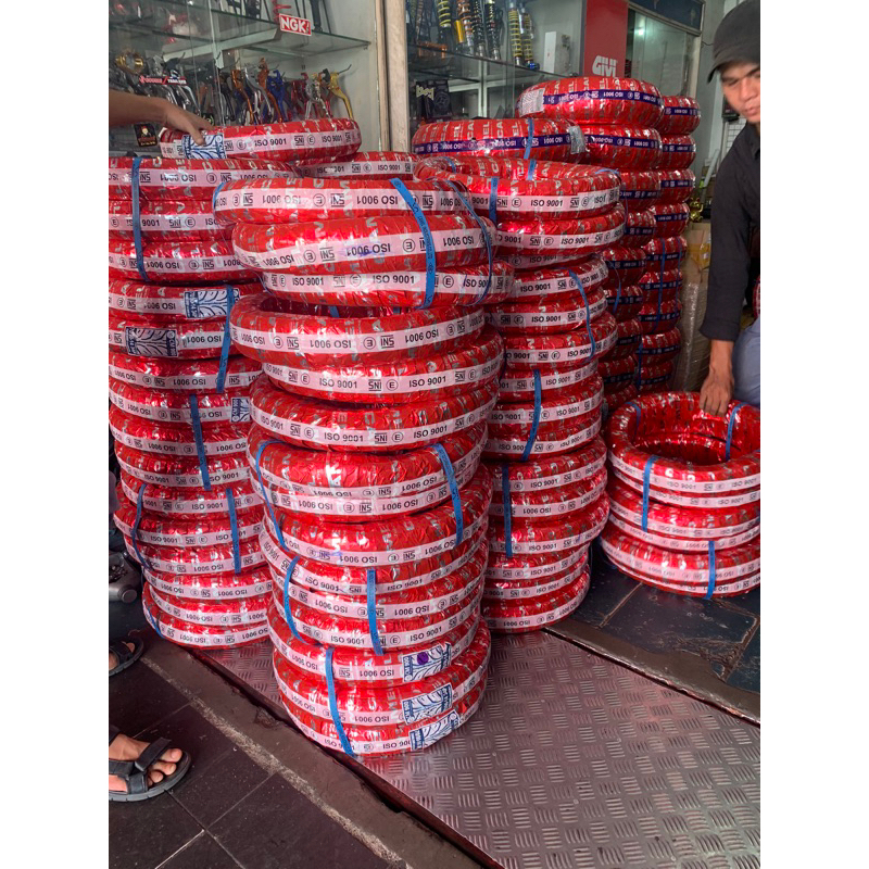 Vỏ Lốp trước 70/90-17 và sau 80/90-17 xe số Sirius,Taurus,Jufiter gai theo xe như Maxxis.