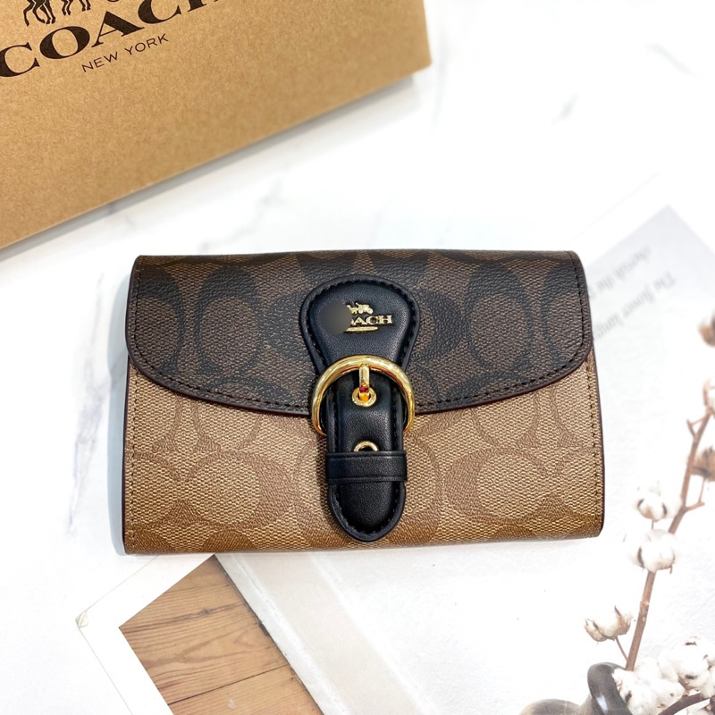 Ví coach kleo nắp gập