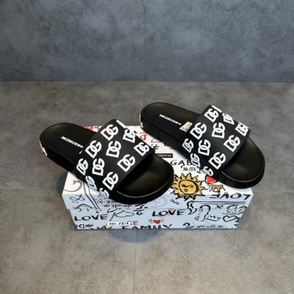 Dép nam quai ngang Dolce DG chữ nổi siêu đẹp, siêu hot đã có mặt tại baongocj.store