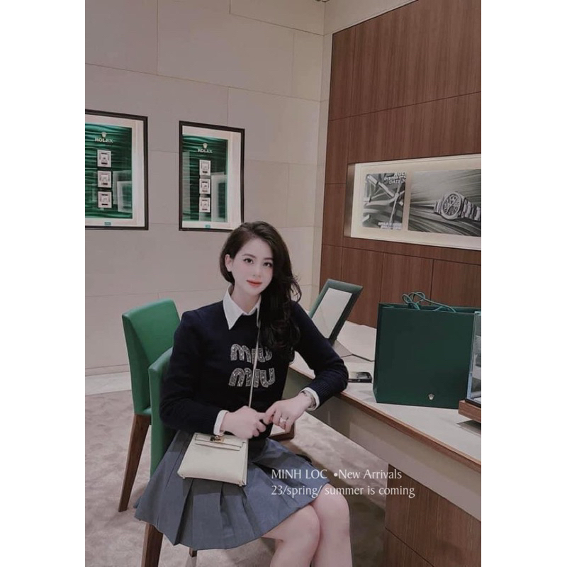 Áo len miu đính đá l1 Bùi Lan Anh