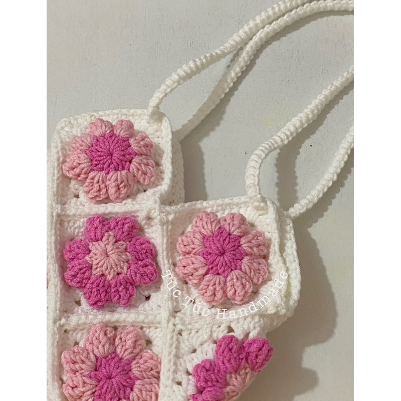 Túi tote hoa bằng len handmade