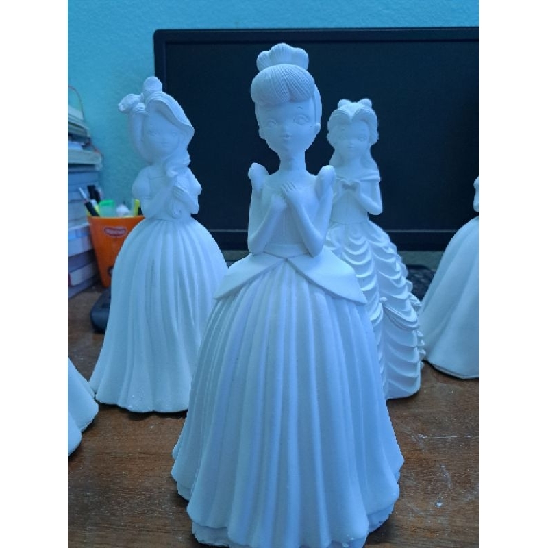 Tượng thạch cao tô màu set công chúa DisNey kèm màu cọ kích thước cao 24cm rộng 12cm